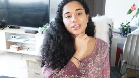 Snapshot of soytropicalfruit chatting on 10-23-25, 11:20 You want to talk to me more personal follow me in My Channel VIP 50 the discount online show from 10-23-25, 11:20