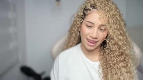 Snapshot of soytulu_ chatting on 02-09-25, 02:29 brisa s online show from 02-09-25, 02:29