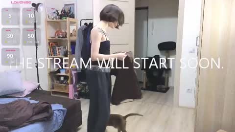 Roxy online show from 11-28-25, 06:43