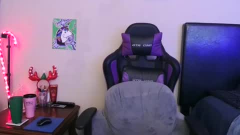 Snapshot of sparkle_pinuppp chatting on 12-06-24, 08:26 Tip 1 token Follow me on instagram Sparkle pinuppp online show from 12-06-24, 08:26