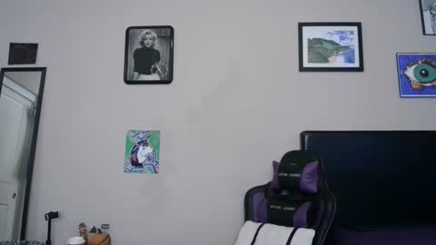 Snapshot of sparkle_pinuppp chatting on 11-05-25, 07:25 Tip 1 token Follow me on instagram Sparkle pinuppp online show from 11-05-25, 07:25