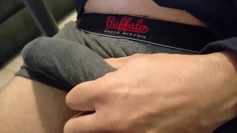 Snapshot of sparklenuts17 chatting on 12-02-24, 02:52 sparklenuts17 online show from 12-02-24, 02:52