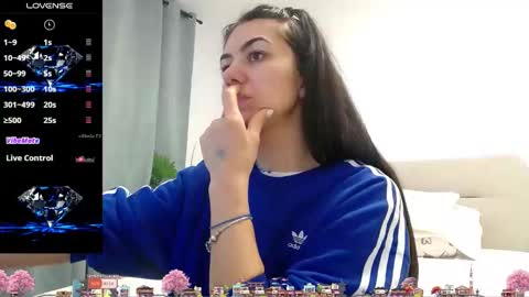 sparkly_eve online show from 03-02-25, 12:32