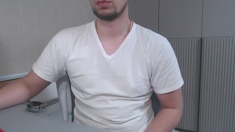 Snapshot of spb78 chatting on 01-12-25, 08:14 Art online show from 01-12-25, 08:14