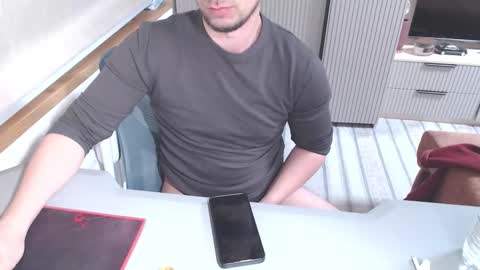 Snapshot of spb78 chatting on 11-16-25, 10:37 Art online show from 11-16-25, 10:37