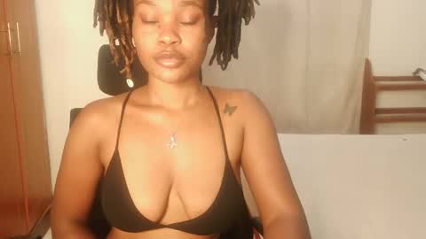 Snapshot of spicy_kerrine chatting on 03-10-25, 11:38 Spicy kerrine online show from 03-10-25, 11:38