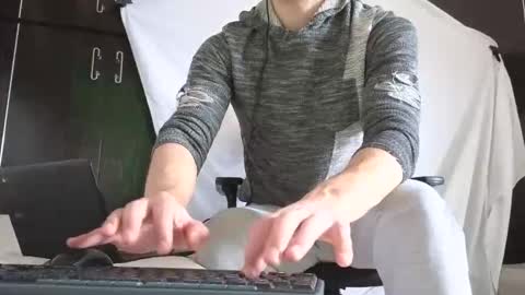 Snapshot of spider_0090 chatting on 10-15-25, 12:05 Marco. When Im offline you can view premium content in bio online show from 10-15-25, 12:05