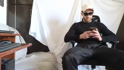 Snapshot of spider_0090 chatting on 11-16-25, 08:53 Marco. When Im offline you can view premium content in bio online show from 11-16-25, 08:53