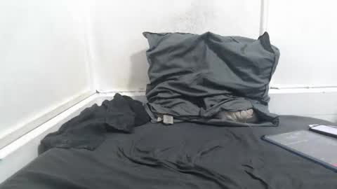 Snapshot of splashyyyz chatting on 11-16-25, 02:44 splashyyyz online show from 11-16-25, 02:44