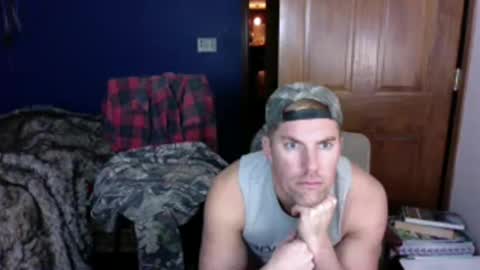 Snapshot of spun_redneck chatting on 01-12-26, 01:05 Spun Redneck online show from 01-12-26, 01:05