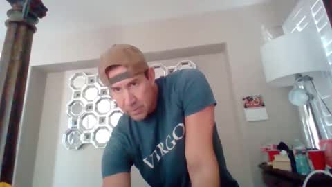 Snapshot of spunandhunglv chatting on 11-17-25, 06:14 spunandhunglv online show from 11-17-25, 06:14