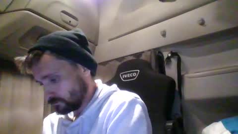 Snapshot of spyco82 chatting on 01-28-25, 05:46 spyco82 online show from 01-28-25, 05:46