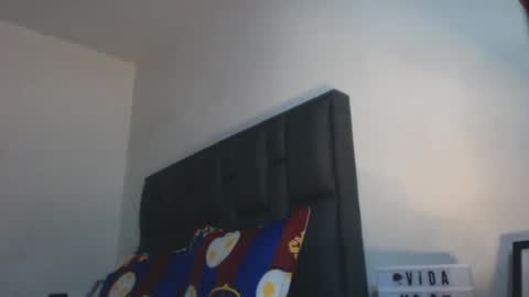 Snapshot of squirt_milk_ chatting on 12-14-24, 03:18 Carolainss online show from 12-14-24, 03:18