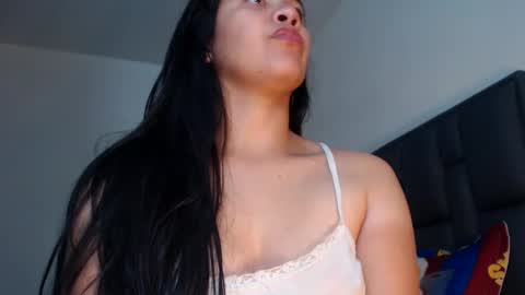 Snapshot of squirt_milk_ chatting on 01-30-25, 05:30 Carolainss online show from 01-30-25, 05:30