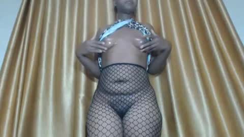 Snapshot of squirtcunt_xola chatting on 02-01-26, 03:27 melanie online show from 02-01-26, 03:27