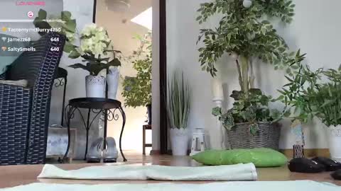 Monica online show from 02-16-25, 10:32