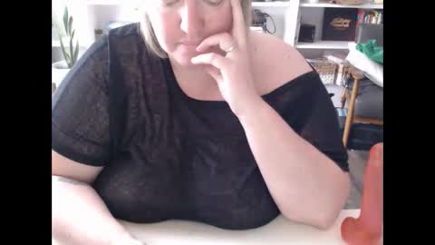 Messi Jessi online show from 02-25-25, 05:25