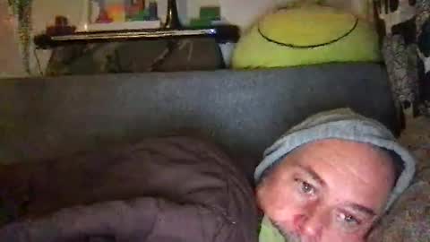 Snapshot of srekos38 chatting on 11-17-25, 09:09 srekos38 online show from 11-17-25, 09:09