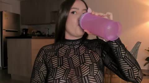 Snapshot of srta__sophie chatting on 11-18-25, 12:27 Sophie 3 online show from 11-18-25, 12:27