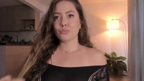 Snapshot of srta__sophie chatting on 11-23-25, 07:35 Sophie 3 online show from 11-23-25, 07:35