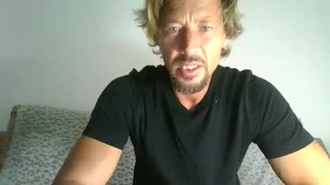 St Amor online show from 09-11-25, 01:44
