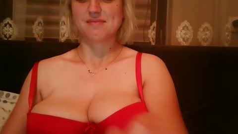 Snapshot of stacey_amelly chatting on 10-10-25, 11:04 Amelly online show from 10-10-25, 11:04