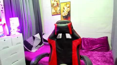 Snapshot of staceycummer chatting on 01-20-25, 05:37 staceycummer online show from 01-20-25, 05:37