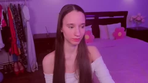 Snapshot of staceycutie chatting on 02-17-26, 05:30 StaceyCutie online show from 02-17-26, 05:30