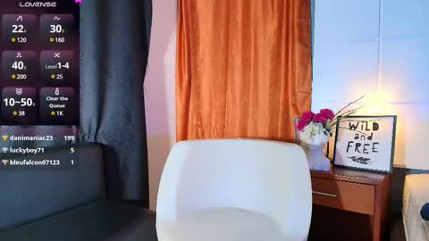 Snapshot of staceygraves_ chatting on 02-15-25, 06:12 online show from 02-15-25, 06:12