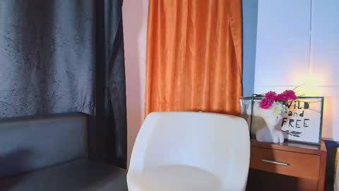 Snapshot of staceygraves_ chatting on 02-27-25, 05:15 online show from 02-27-25, 05:15