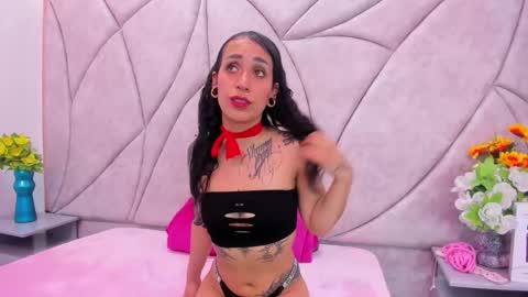 Snapshot of staceylee_ chatting on 10-28-25, 08:11 Stacey lee online show from 10-28-25, 08:11