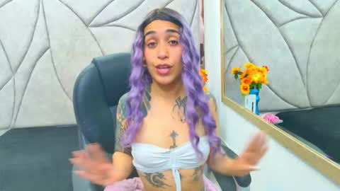 Snapshot of staceylee_ chatting on 12-05-25, 08:05 Stacey lee online show from 12-05-25, 08:05