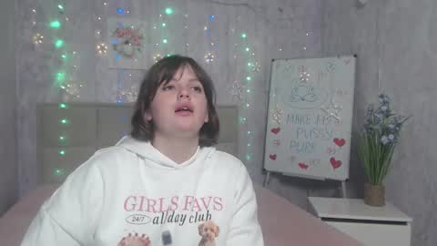 Snapshot of staceylex chatting on 10-14-25, 05:41 Stacey online show from 10-14-25, 05:41