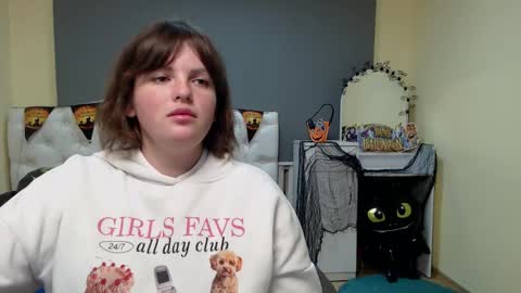 Snapshot of staceylex chatting on 10-19-25, 05:30 Stacey online show from 10-19-25, 05:30