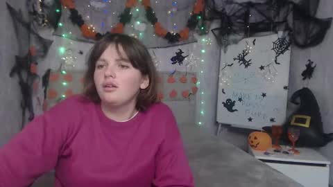 Snapshot of staceylex chatting on 10-28-25, 07:01 Stacey online show from 10-28-25, 07:01