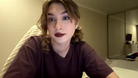 Elli online show from 02-15-26, 02:03