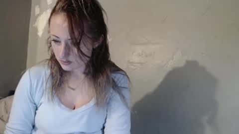 Snapshot of stacisavige chatting on 01-08-26, 04:04 Sinserity online show from 01-08-26, 04:04