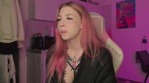 Snapshot of stacy_quinst chatting on 09-17-25, 05:58 Stacy online show from 09-17-25, 05:58