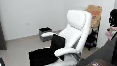 Zulma Yisset online show from 01-18-25, 04:48