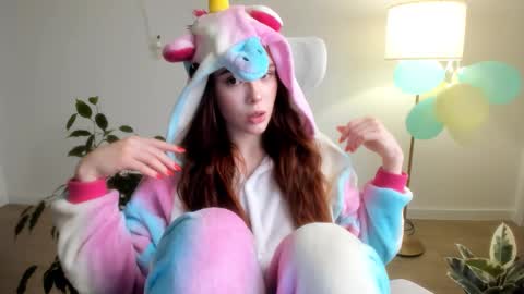 Stacy online show from 12-20-25, 05:09