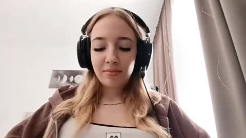 Mila online show from 02-16-26, 06:09