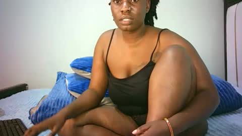 Snapshot of stacyweet chatting on 11-24-25, 05:07 Stacysweet chocolate online show from 11-24-25, 05:07