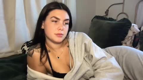 Stacy online show from 09-19-25, 05:24