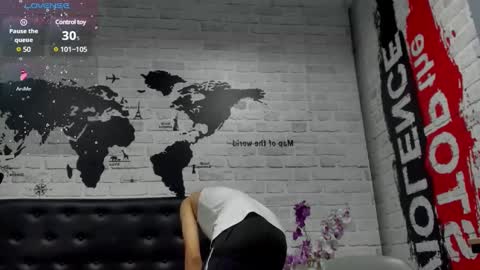 Snapshot of stanlycupper333 chatting on 01-19-25, 01:22 Stanly online show from 01-19-25, 01:22