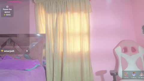 Snapshot of star_bons22 chatting on 11-14-25, 03:55 star bons online show from 11-14-25, 03:55