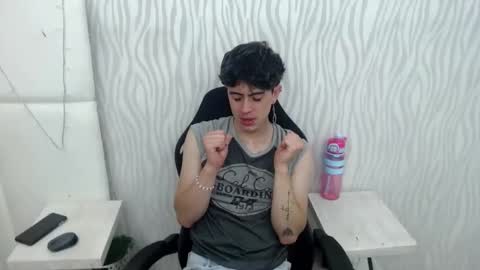 Snapshot of star_boyx chatting on 02-28-25, 07:35 star_boyx online show from 02-28-25, 07:35