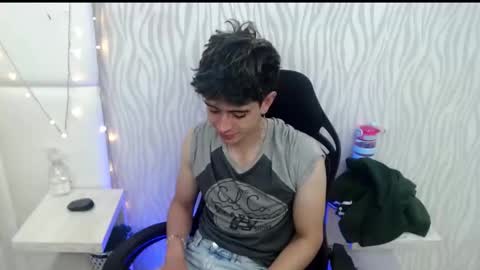 Snapshot of star_boyx chatting on 03-01-25, 12:17 star_boyx online show from 03-01-25, 12:17