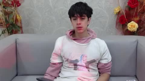 Snapshot of star_boyx chatting on 09-09-25, 02:27 star_boyx online show from 09-09-25, 02:27