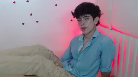 Snapshot of star_boyx chatting on 09-10-25, 08:31 star_boyx online show from 09-10-25, 08:31