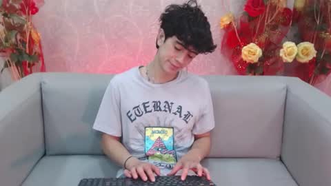 Snapshot of star_boyx chatting on 09-15-25, 08:53 star_boyx online show from 09-15-25, 08:53